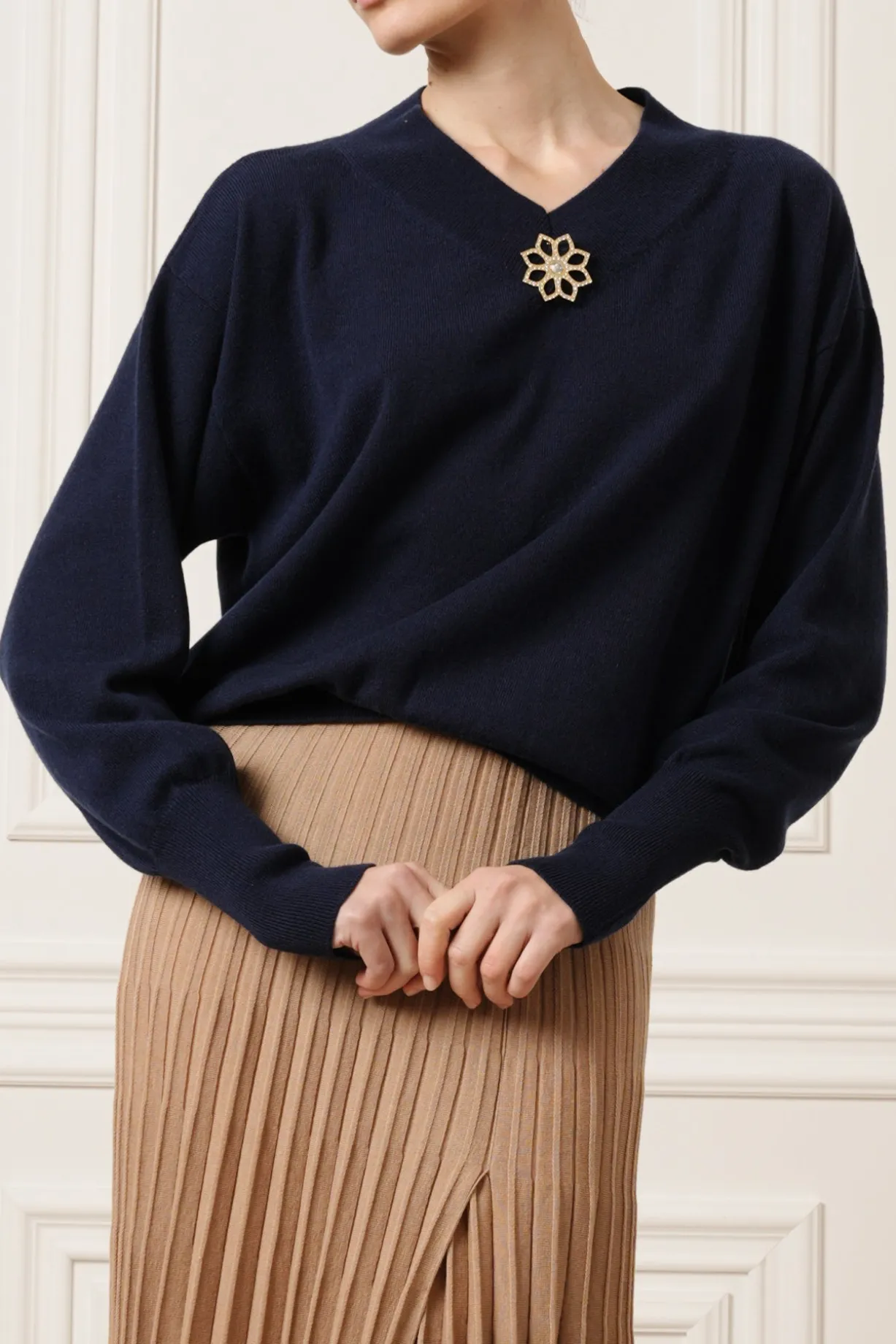 Huda V-Neck Cashmere Sweater In Neptune