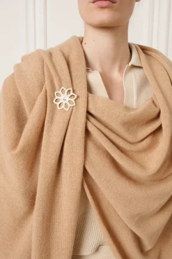 Lotus Single Flower Brooch In Gold-Plated