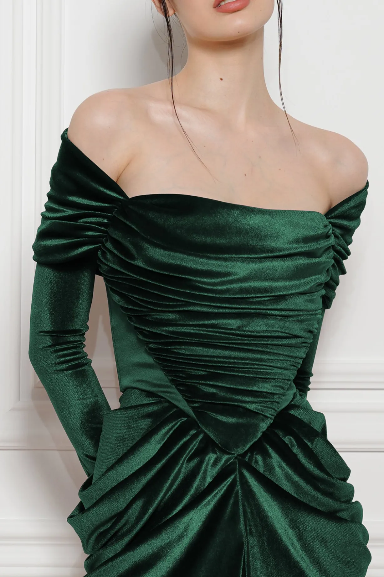 Quinn Long Velvet Gown In Dark-Green