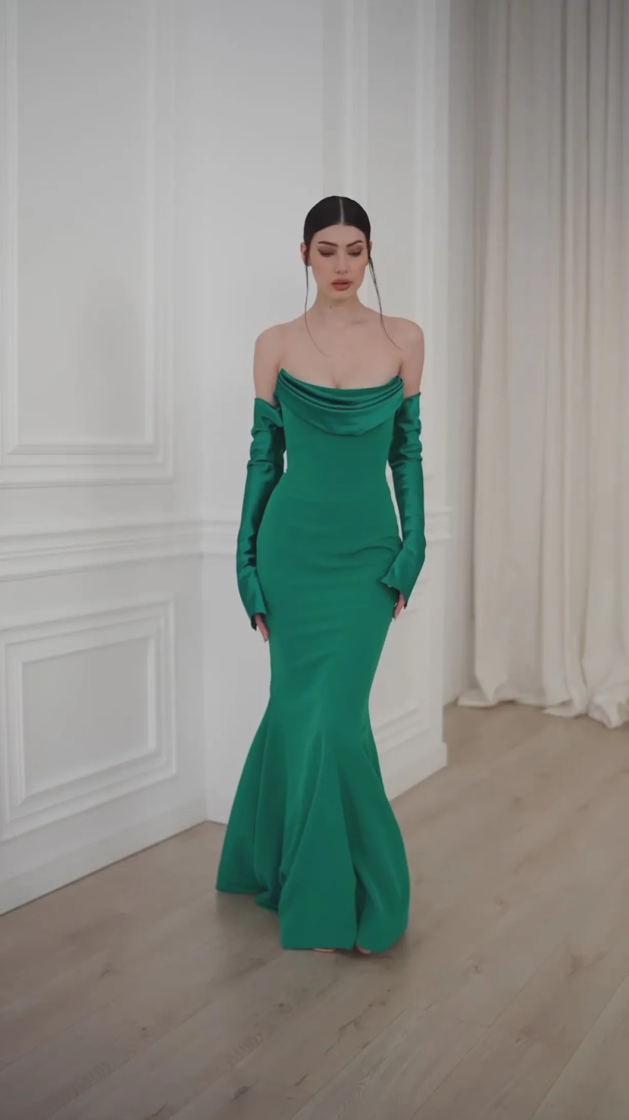 Raven Crepe Long Dress In Persian-Green